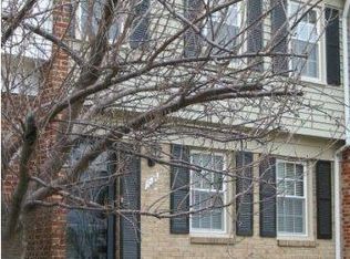 1034 Salisbury Ct, Sterling, VA 20164