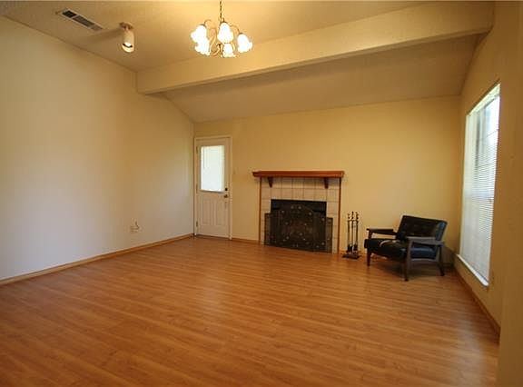 3rd image of 326 Angelina Dr