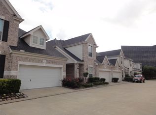 3211 Holly Crossing Dr, Houston, TX 77042