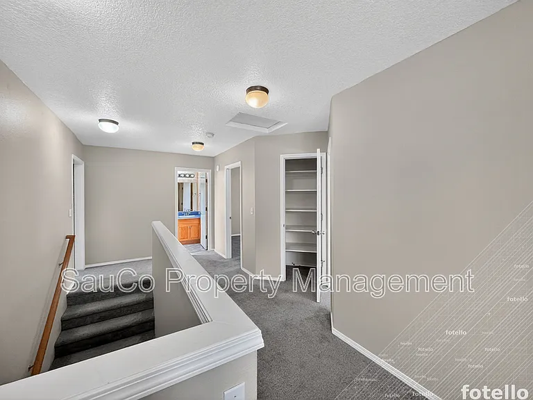 661 NW Connell Ave — Photo 21