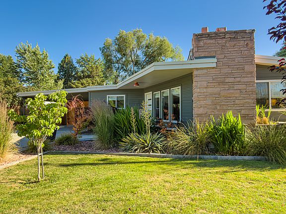 3rd image of 1009 E Boise Ave