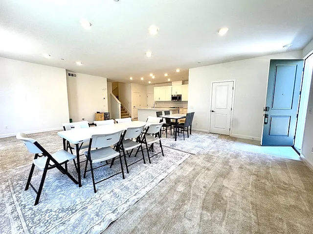 12210 Halle Way — Photo 7