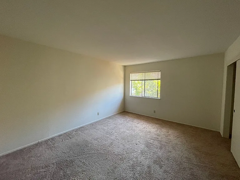 3443 Homestead Rd — Photo 14