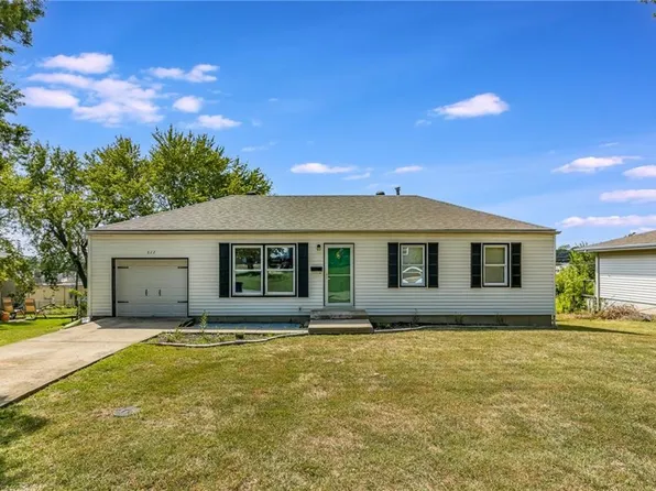 822 Thornton St, Liberty, MO 64068