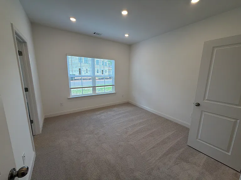 109 Prospect Ave — Photo 22