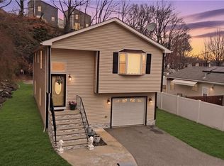 155 De Pinedo St, Providence, RI 02904