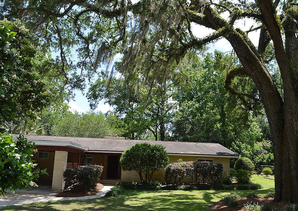 1st image of 1211 Circle Dr