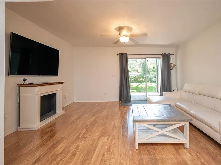 4411 SW 34th St #705 — Photo 11