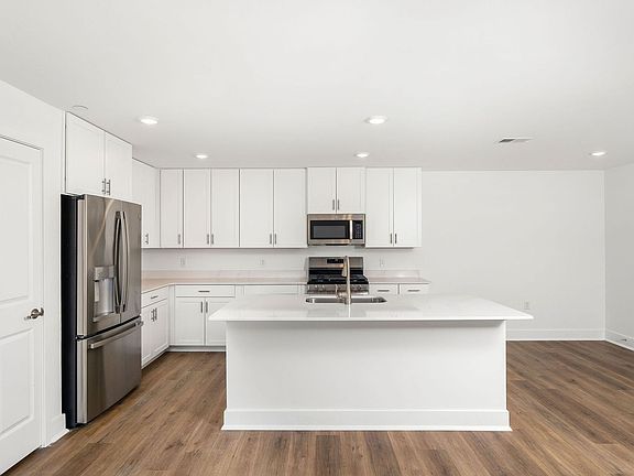 5th image of 2301 Jacob Francis Way