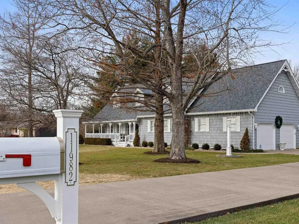 11982 Foxcroft Dr, West Frankfort, IL 62896