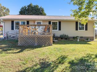 364 Greenlea Cir, Taylorsville, NC 28681