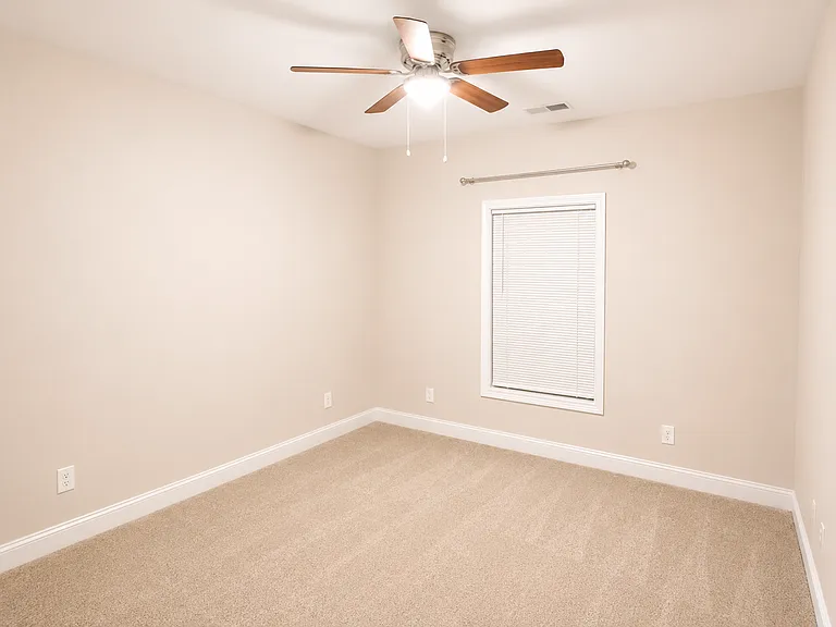 547 Southern Cross Dr — Photo 16