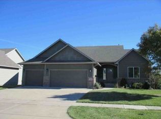 2806 N Woodridge St, Wichita, KS 67226