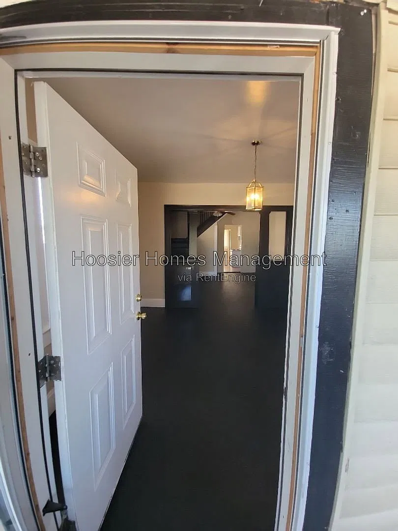 2 bed, 1.0 bath, $1,025 — Photo 4