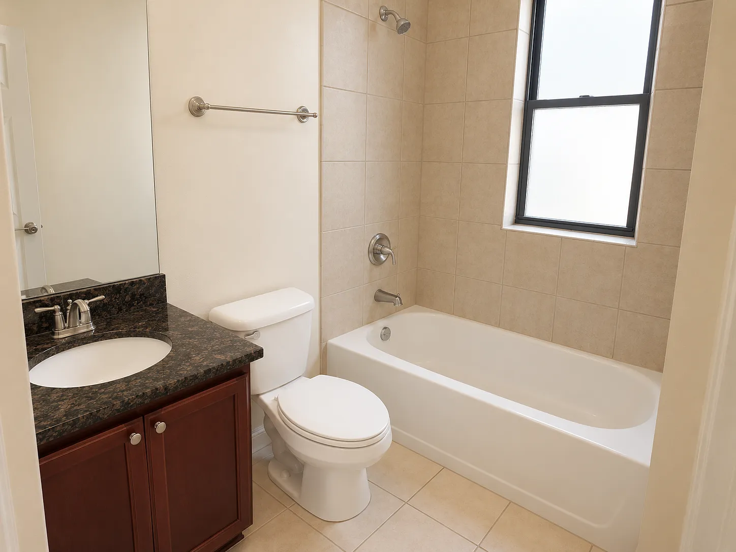 2 bed, 1300 sqft, $2,400 — Photo 4