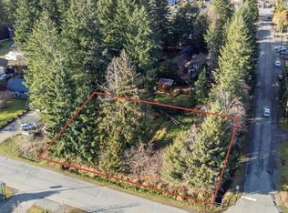 3352 Mill St, Cumberland, BC V0R 1S0