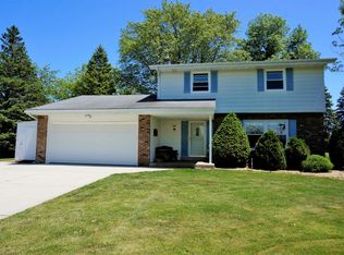 488 Armin Rd, Grafton, WI 53024