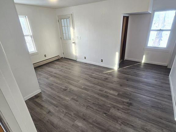 2nd image of 185 Malletts Bay Ave #B