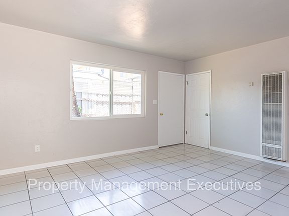 2nd image of 4034 Winona Ave