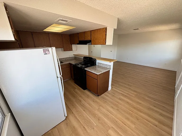 3431 E Cheyenne Ave #C — Photo 7