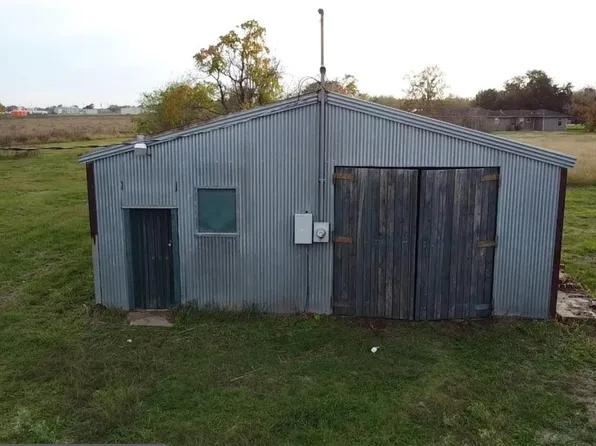 2838 Old Lane City Rd, Wharton, TX 77488