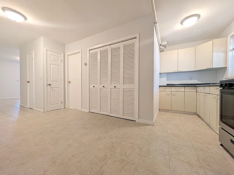 69 Beacon Ave #1 — Photo 2