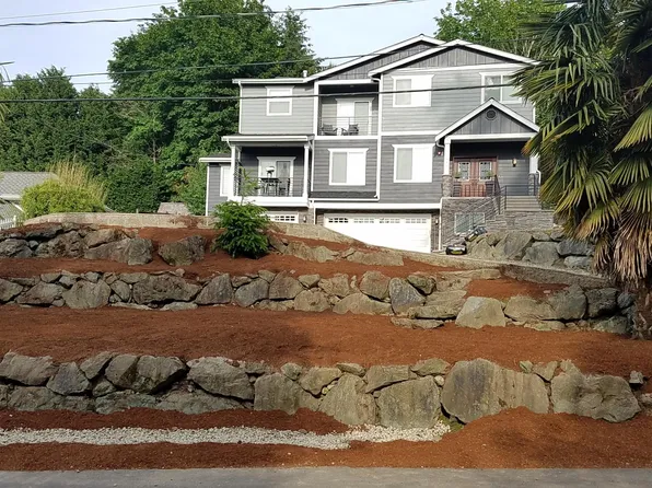 10230 111th Ave NE, Kirkland, WA 98033