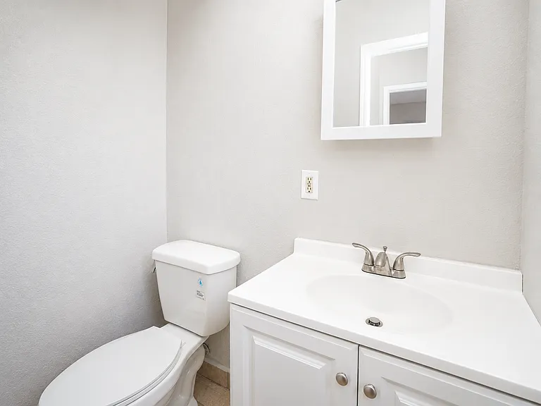461 River Rd #C — Photo 3
