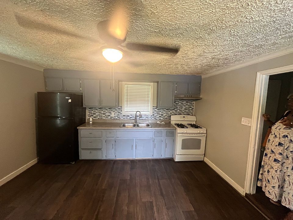 2nd image of 583 Williams St