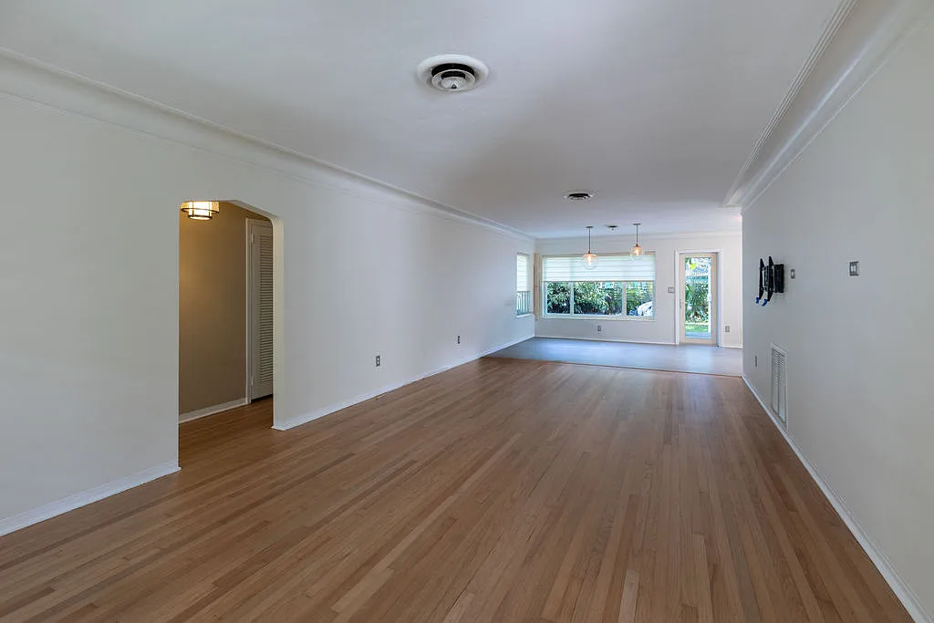 3 bed, 1770 sqft, $5,000 — Photo 2
