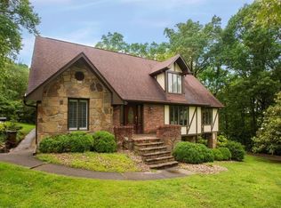 1056 Topside Dr, Sevierville, TN 37862