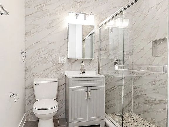3rd image of 2132 W 18th Pl #1F