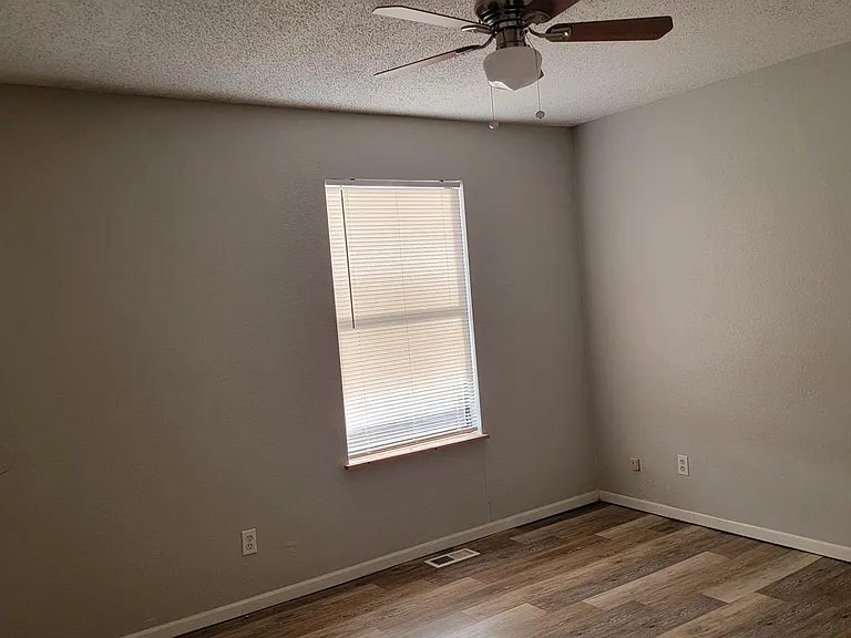3561 Elk Ridge Dr — Photo 5