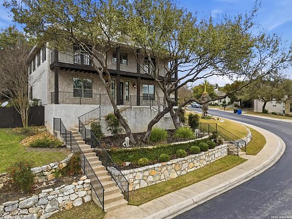 2nd image of 18339 Emerald Oaks