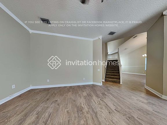 4th image of 9410 Willow Cove Ct