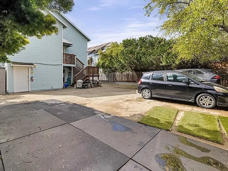 1619 Fairview St — Photo 11