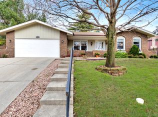 806 Marston Ave, Glen Ellyn, IL 60137