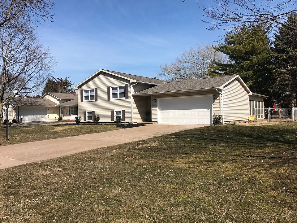 1st image of 2704 Mulberry Dr