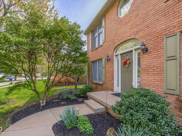 933 Hummingbird Ln, Columbus, IN 47203