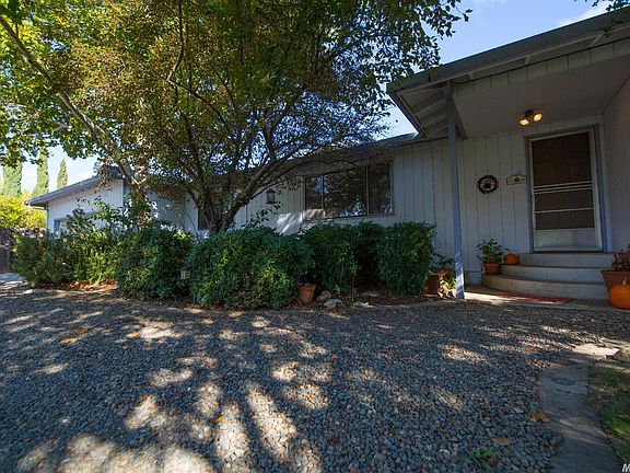4th image of 7929 Cottonwood Ln