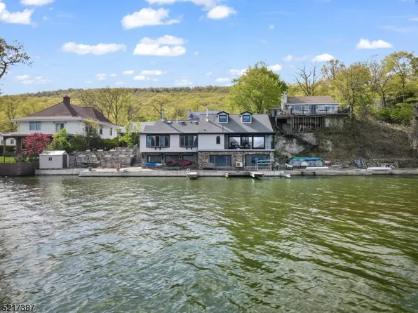 176 Lake Shore Rd, Greenwood Lake, NJ 10925