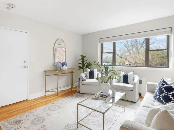 81 Norwood Ave #5, Newton, MA 02459