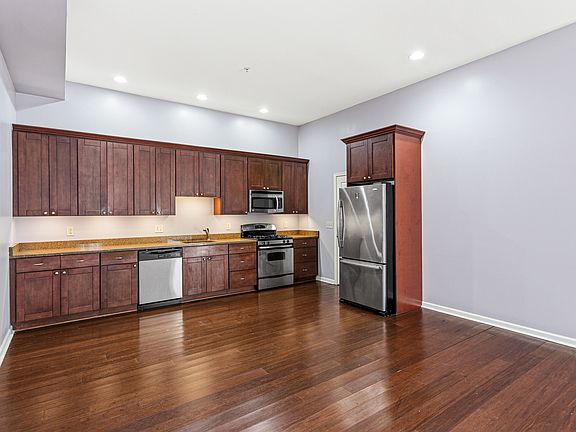 4th image of 2355 E York St #C