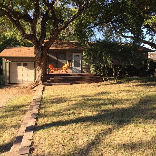 1306 Hilltop Drive, Grapevine