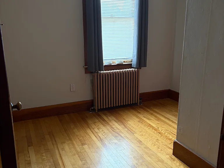 69 Ferris St — Photo 3