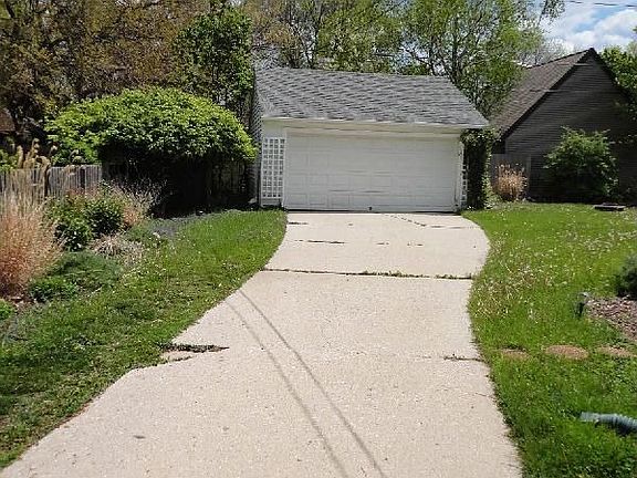 2nd image of 4672 N Ardmore Ave