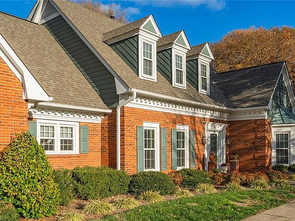 4th image of 255 Weatherfield Ln