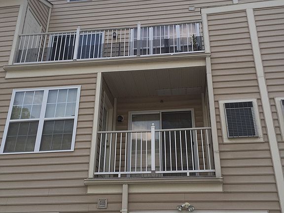 2nd image of 928 Pine Forest Ln