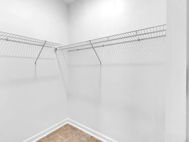 7347 Richmond Rd — Photo 5