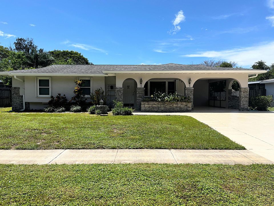 1st image of 330 NE SOLIDA Drive